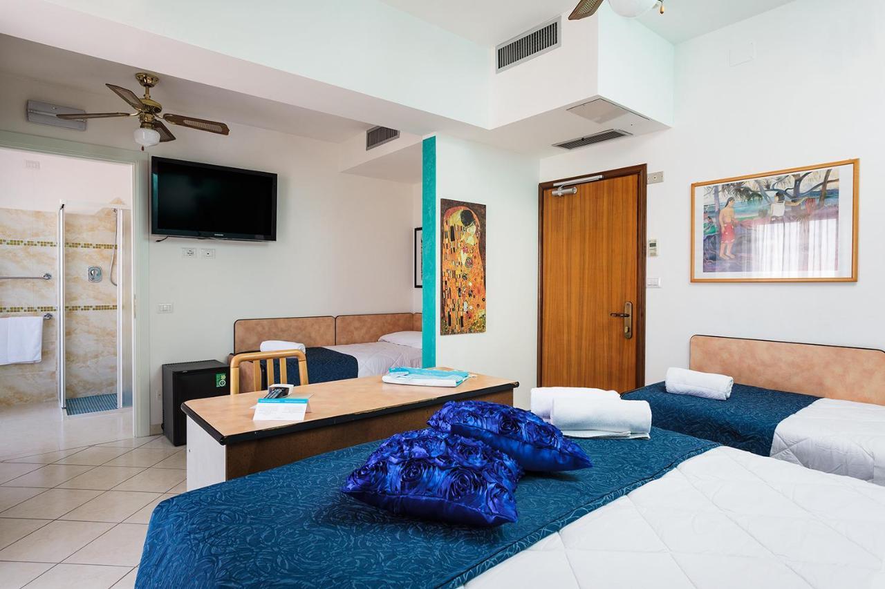 Hotel Albatros Ріміні Екстер'єр фото