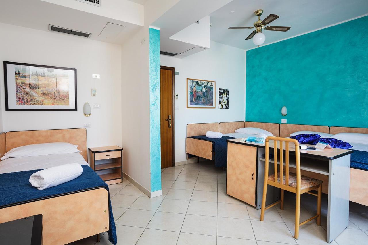 Hotel Albatros Ріміні Екстер'єр фото