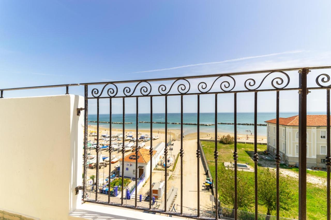 Hotel Albatros Ріміні Екстер'єр фото