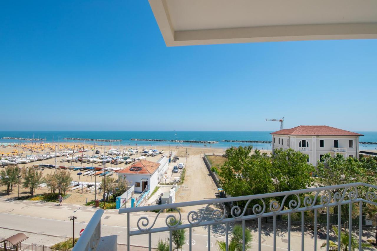 Hotel Albatros Ріміні Екстер'єр фото